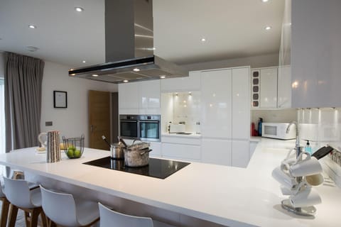 House | 5 bedrooms, WiFi