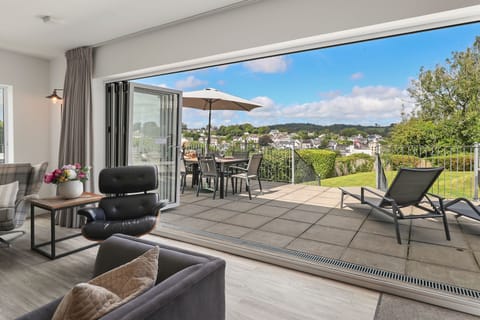 House | 5 bedrooms, WiFi