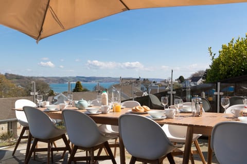 House | 6 bedrooms, WiFi