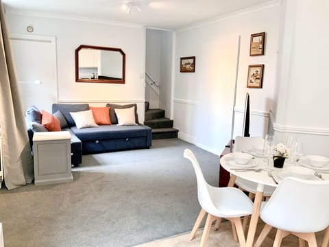 Cottage | Living area | Flat-screen TV