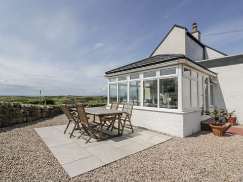 Cottage | Outdoor dining