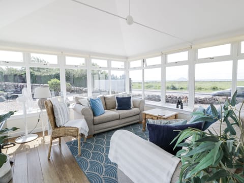 Cottage | Living area