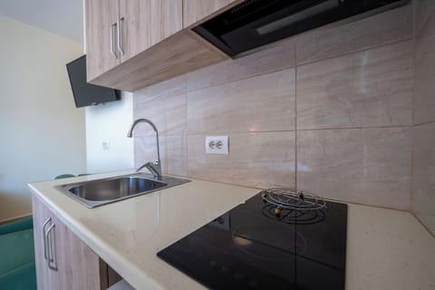 Soundproofing, free WiFi, bed sheets