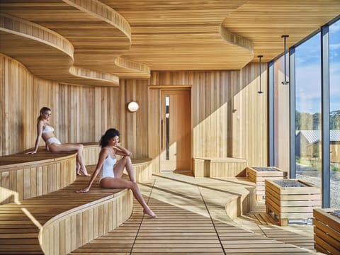 Couples treatment rooms, sauna, steam room, body treatments