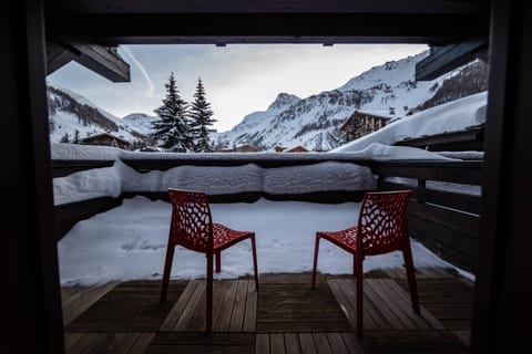 Triple Room | In-room safe, desk, blackout drapes, soundproofing