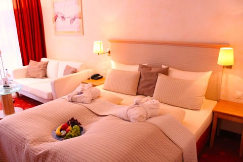 Deluxe Double Room | In-room safe, free WiFi