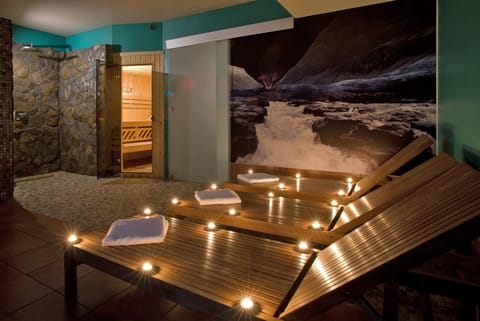 Sauna, hot tub, body treatments, body scrubs, facials