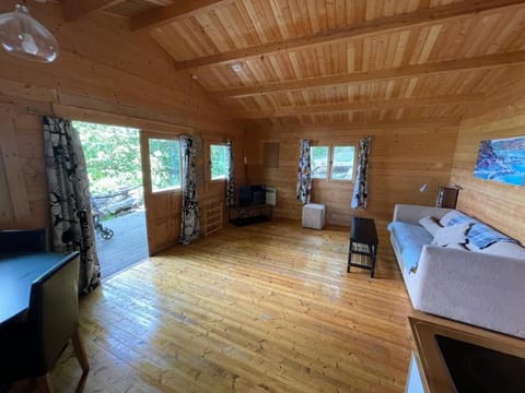 Cottage | Living room | 30-inch TV with digital channels