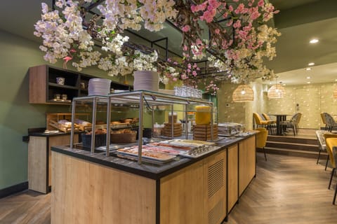 Daily buffet breakfast for a fee