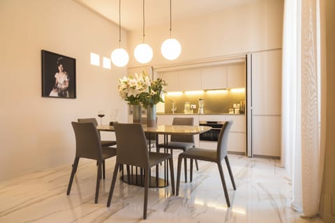 City Apartment | Private kitchen | Full-size fridge, oven, stovetop, dishwasher