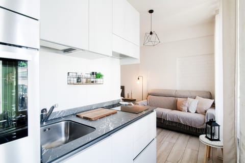 City Apartment | Private kitchen | Espresso maker, electric kettle