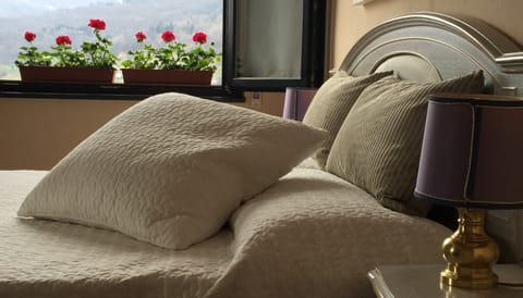 Triple Room | Individually decorated, free WiFi