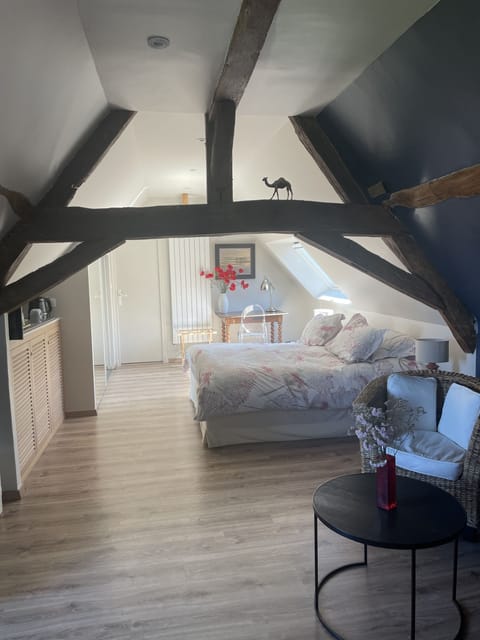 Superior Double Room, Ensuite, Garden View (Chambre Thelma)