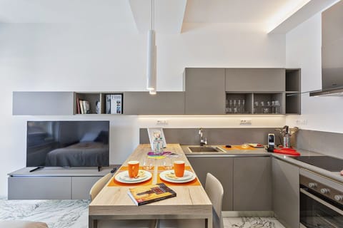 Studio | In-room dining