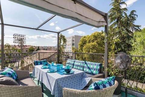 House | Balcony