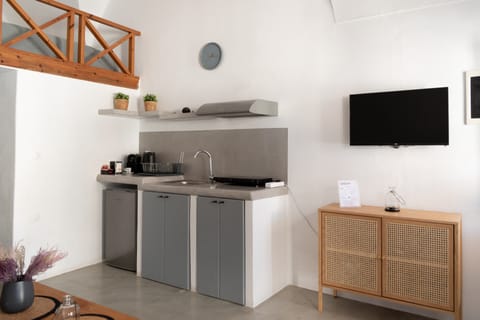 Exclusive House, Patio | 1 bedroom, minibar, in-room safe, individually decorated