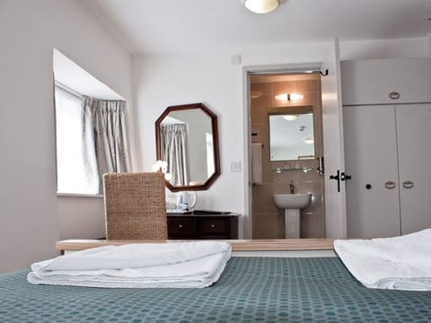 Classic Double Room, Ensuite (Room 3)