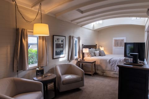 Suite, 1 King Bed (Caboose) | Premium bedding, pillowtop beds, individually decorated, blackout drapes