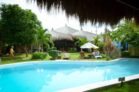 Outdoor pool, sun loungers