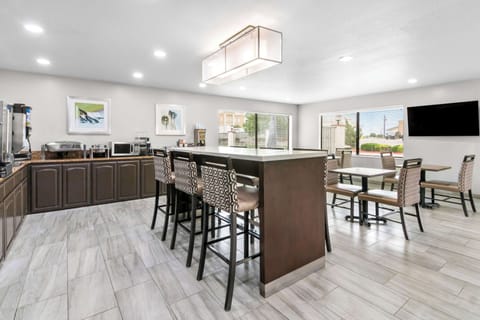 Free daily full breakfast