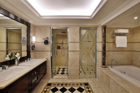 Family Suite, 2 Bedrooms | Bathroom | Designer toiletries, hair dryer, bathrobes, slippers