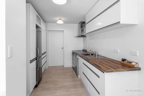 Apartment, 2 Bedrooms, Ground Floor | Private kitchen | Fridge, microwave, stovetop, toaster