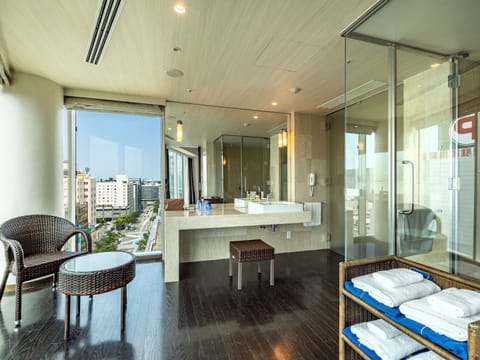 Junior Suite Room - Non-Smoking | Down comforters, desk, laptop workspace, blackout drapes