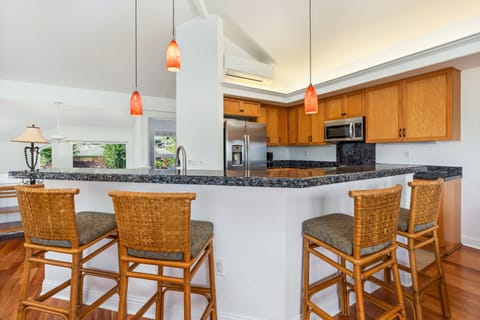 Condo, 3 Bedrooms | Private kitchen | Fridge, oven, coffee/tea maker, toaster