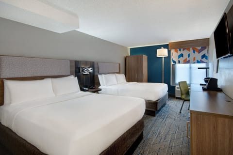 Premium bedding, in-room safe, desk, laptop workspace