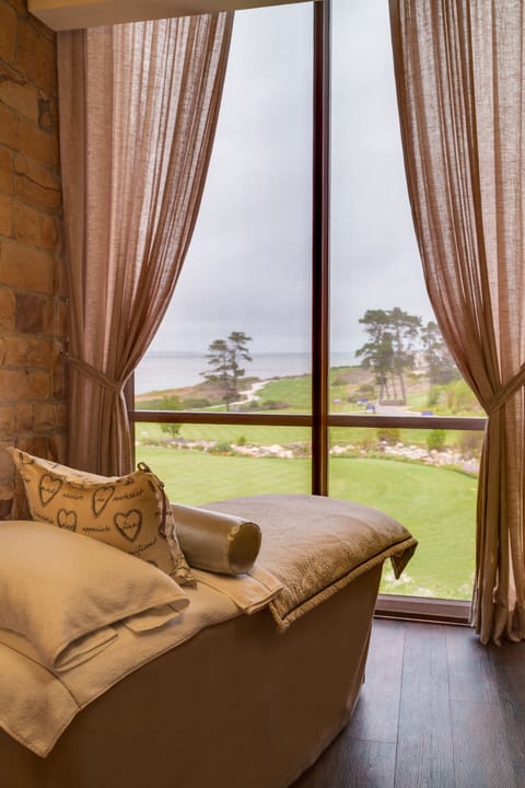 Couples treatment rooms, sauna, hot tub, steam room, Turkish bath