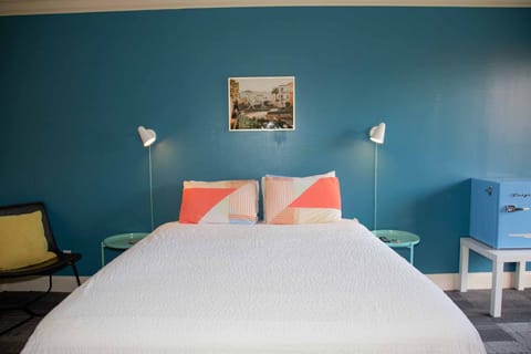 ADA- Queen Room with Ensuite | Free WiFi, bed sheets