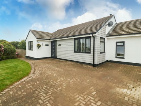 3 bedrooms, individually decorated, individually furnished, free WiFi