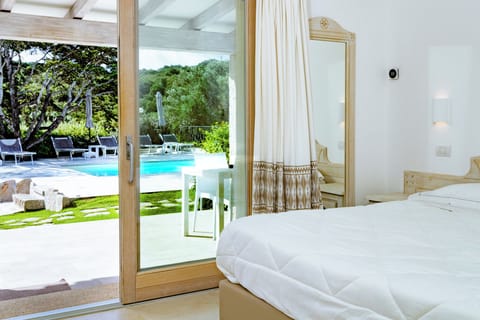 Superior Room | Minibar, in-room safe, desk, soundproofing