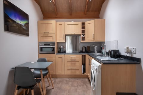 Apartment, 1 Bedroom, Fireplace, Garden View | Interior