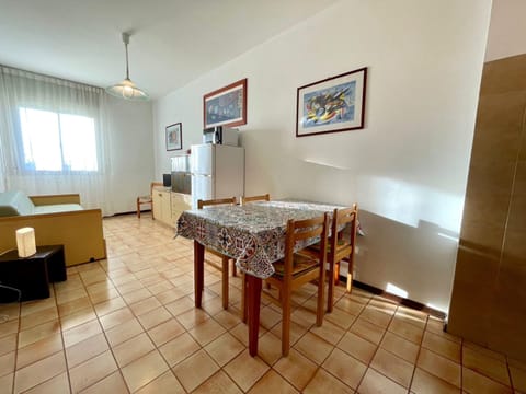 Apartment, 1 Bedroom, Balcony, City View | Interior