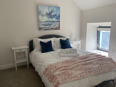 House | 3 bedrooms, iron/ironing board, WiFi (free), bed sheets