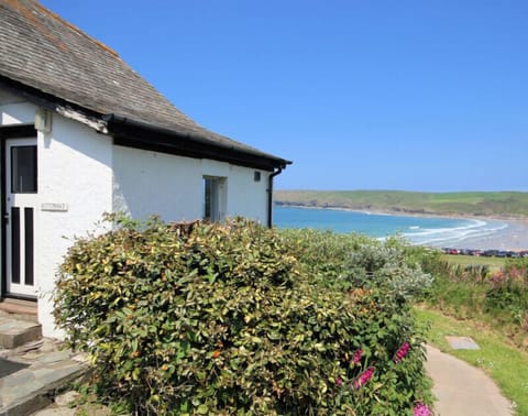 Cottage | Property grounds