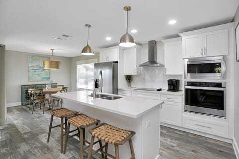 House, Multiple Beds (Anchored Inn) | Private kitchen