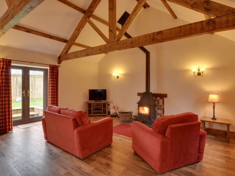 Cottage | Living room | Fireplace