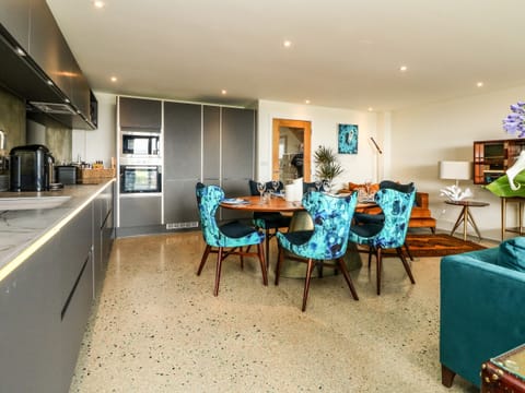 Cottage | 3 bedrooms, individually decorated, individually furnished, free WiFi