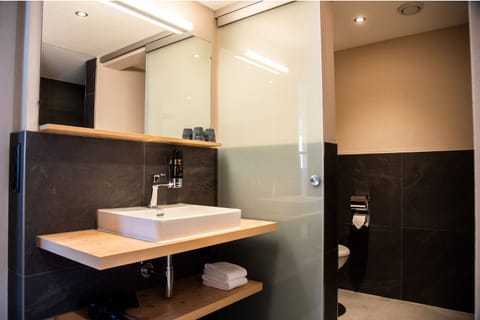 double room chic  (Top floor) | Bathroom | Shower, hair dryer, towels, soap