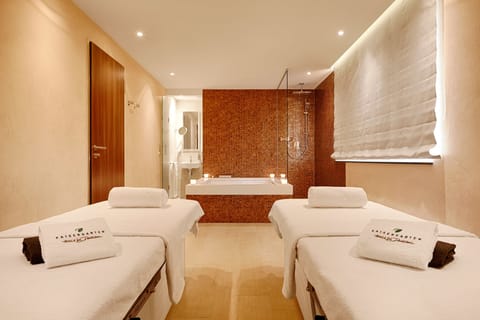 Couples treatment rooms, sauna, steam room, body treatments