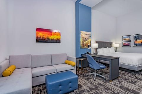 Studio Suite, 1 King Bed, Non Smoking | Pillowtop beds, desk, laptop workspace, blackout drapes