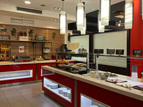 Daily buffet breakfast for a fee
