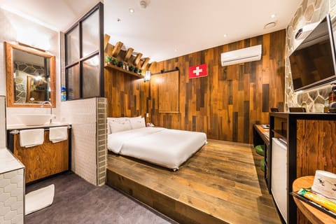 Premium Room | Free WiFi, bed sheets