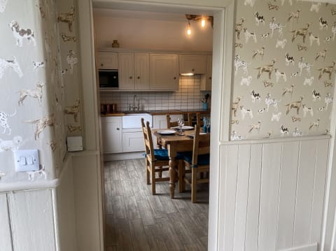 Cottage | Private kitchen | Fridge, dishwasher, electric kettle, toaster