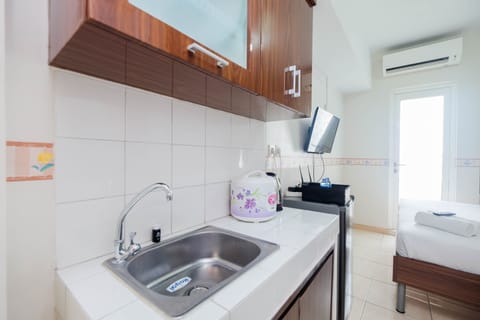 Room | Private kitchen | Fridge, stovetop, dishwasher, cookware/dishes/utensils