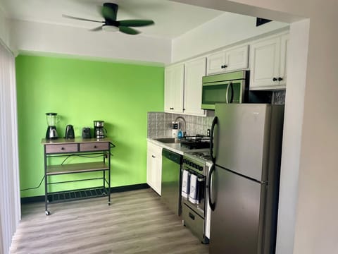 Pool View Design Suite H/J | Private kitchen | Shared fridge