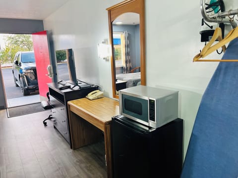 Desk, iron/ironing board, free WiFi, bed sheets