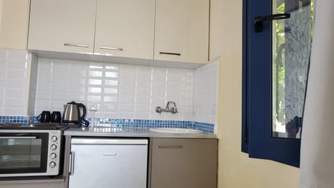 Apartment, 1 Bedroom, Balcony, Garden View | Interior